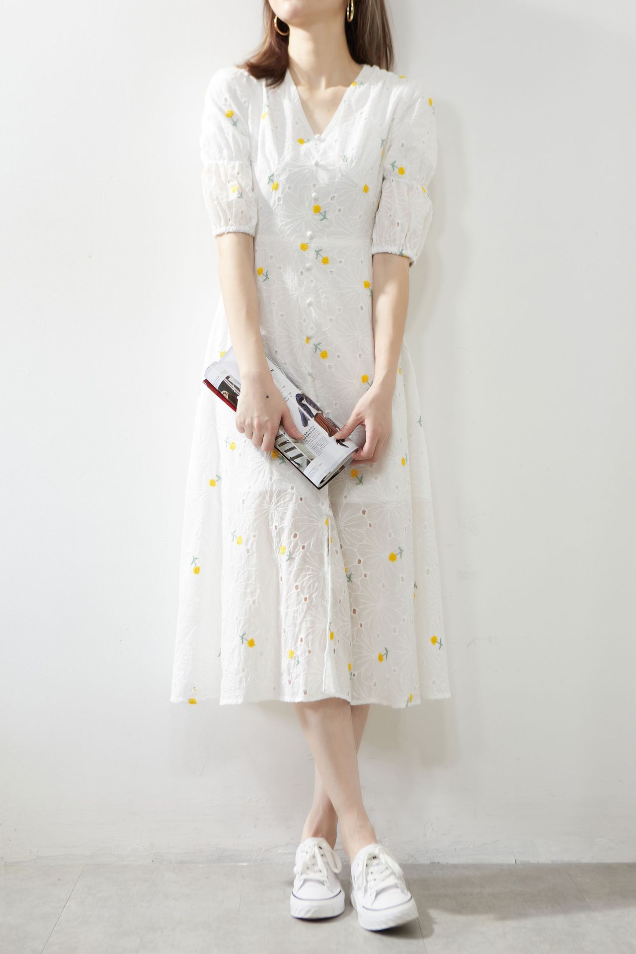2020年夏季新款 法式格调 小雏菊镂空刺绣纯棉连衣裙