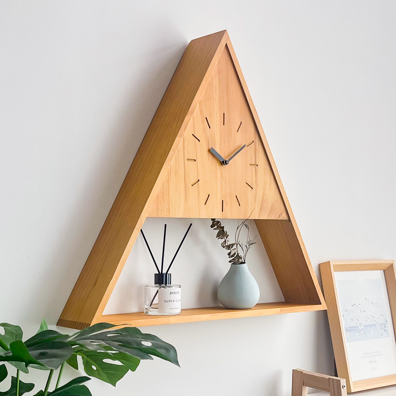 实木日式风挂钟客厅装饰时钟置物架座钟创意时尚静音原木餐厅钟表