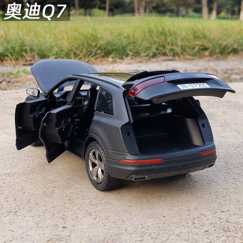 1:32奥迪q7越野合金汽车模型仿真金属车模声光回力玩具车收藏摆件