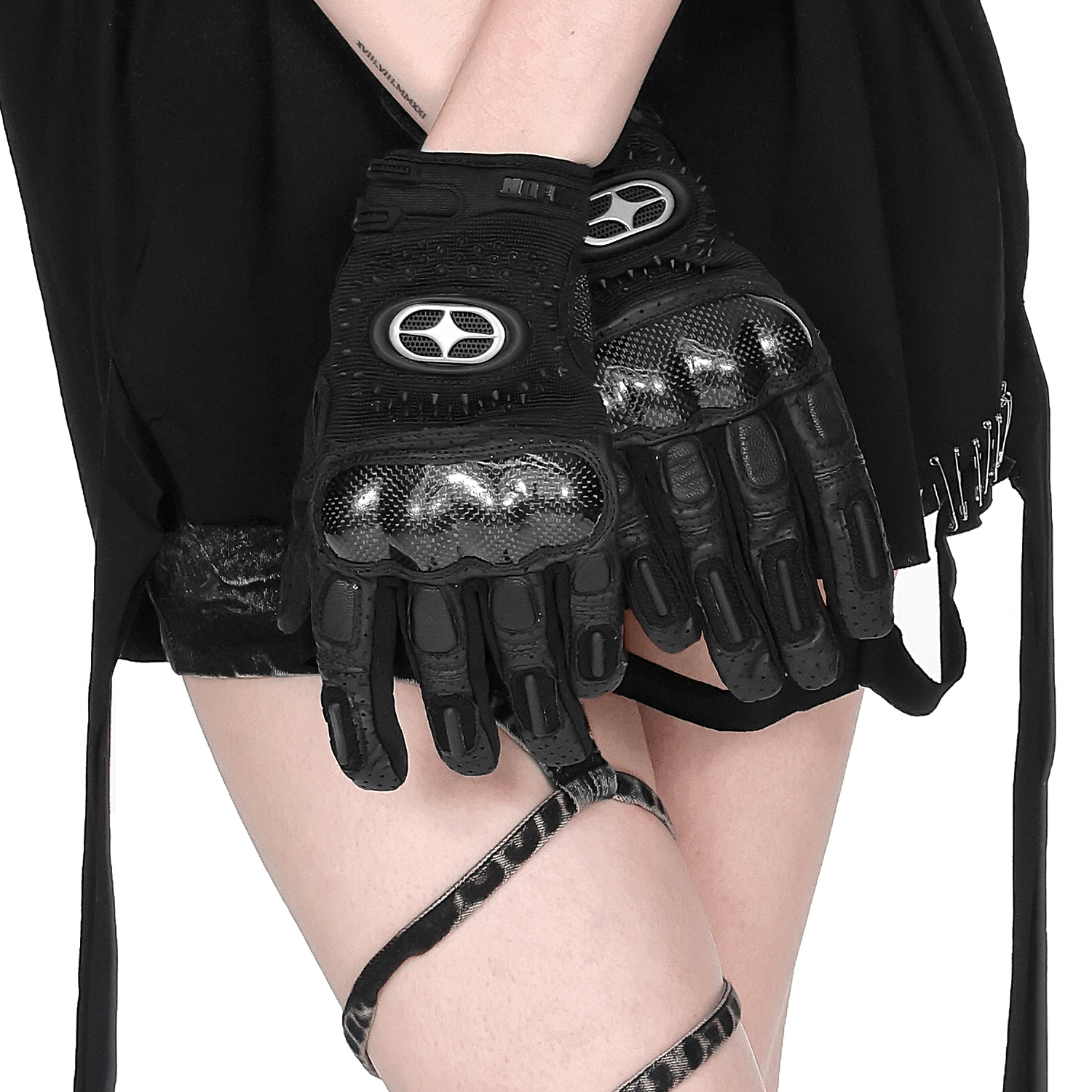YUBABY赛车风多重材质层次解构个性摩托车风格前卫装饰手套