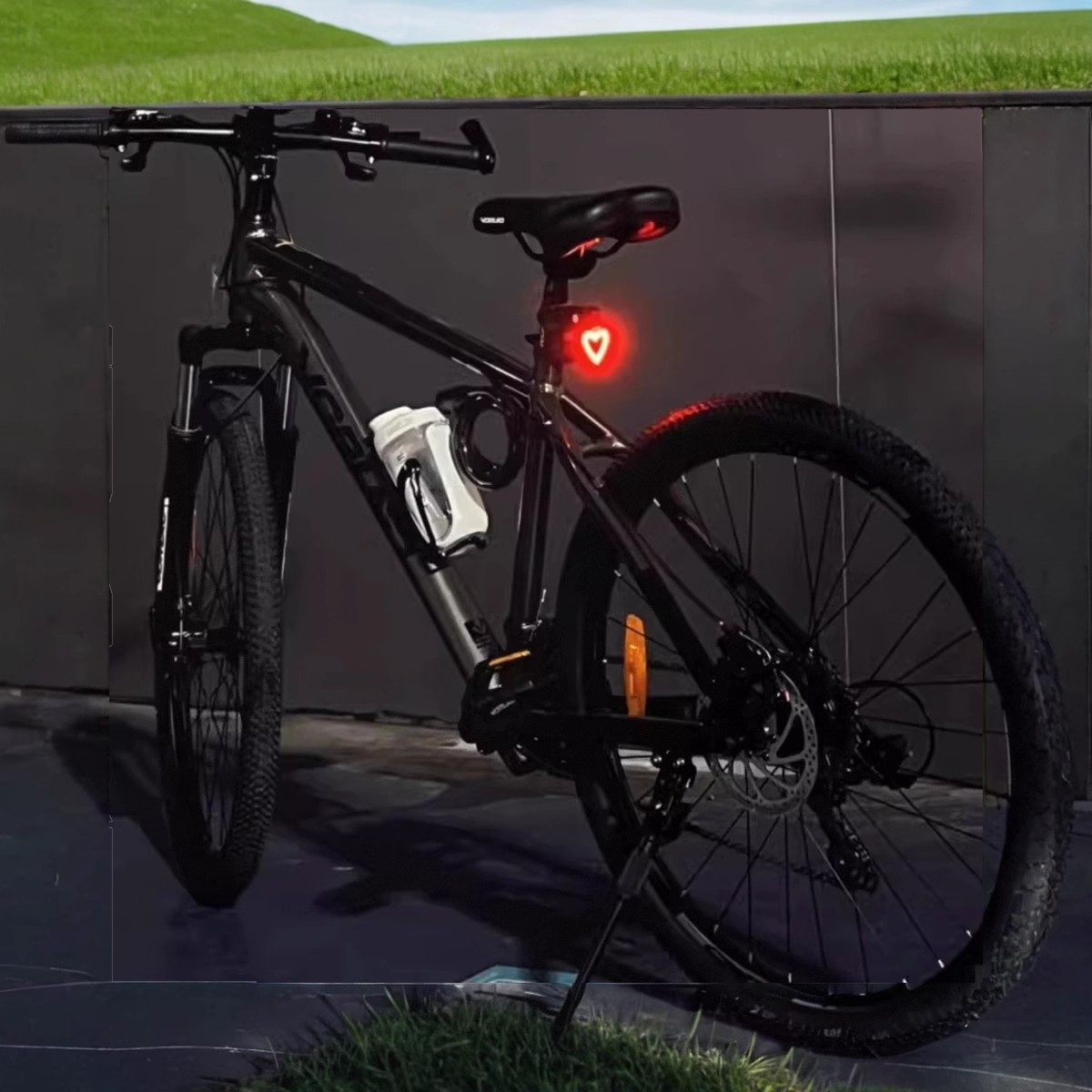 电动自行车反光板自行车反光尾灯后反射器泥板灯电动车后泥瓦尾灯