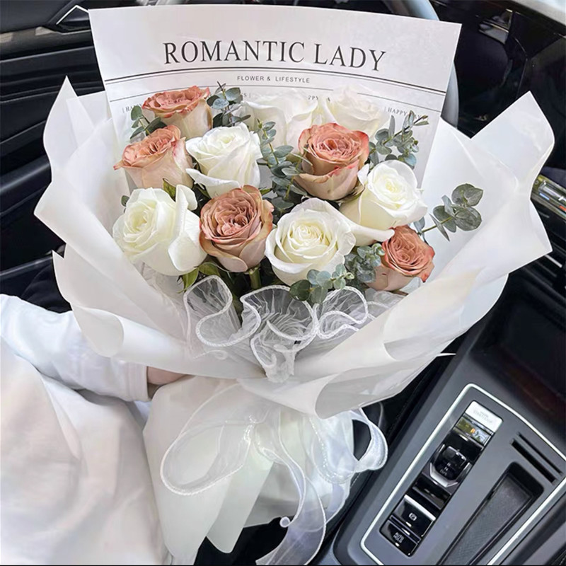 同城鲜花速递送女友生日卡布奇诺玫瑰花束新疆乌鲁木齐市水磨沟区
