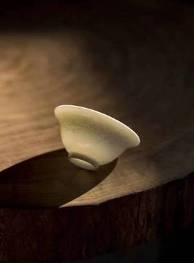 00年代台湾订单 德化窑白瓷浮雕刻梅花 小马蹄杯浅口杯品茗杯40c