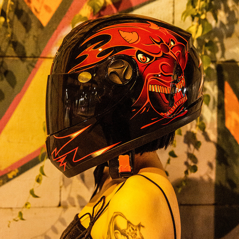 艾狮摩托车头盔全盔男透气电动车女士户外骑行四季通勤个性安全帽