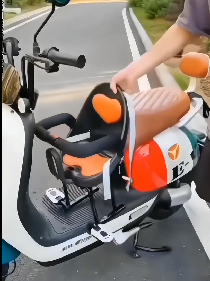 电动摩托车儿童坐椅前置婴儿宝宝小孩电瓶车踏板车安全座椅前座子