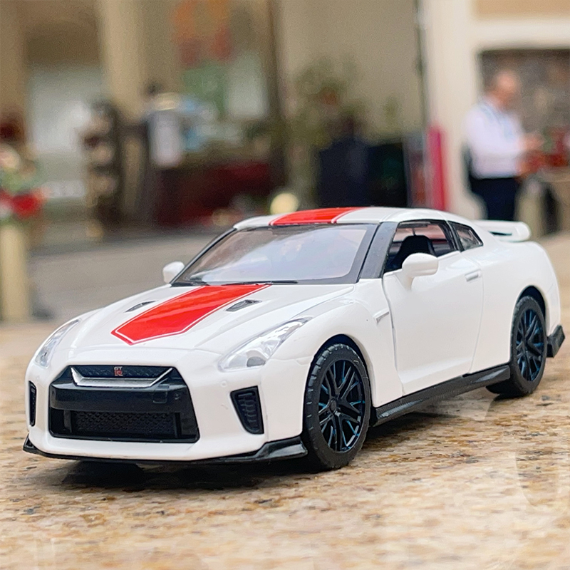 正版1/32日产GTR R50超跑车模型仿真合金回力男孩金属玩具车礼品