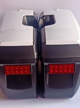 云明S66摩托车边箱侧箱后备箱带LED灯挂箱23升工具箱储物箱通用