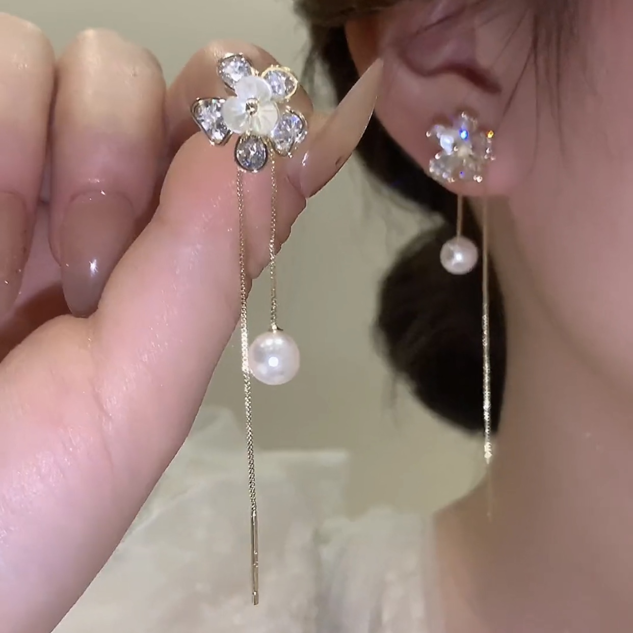 轻奢超仙花朵耳线女2022年新款潮耳环气质珍珠精致S925银针耳饰