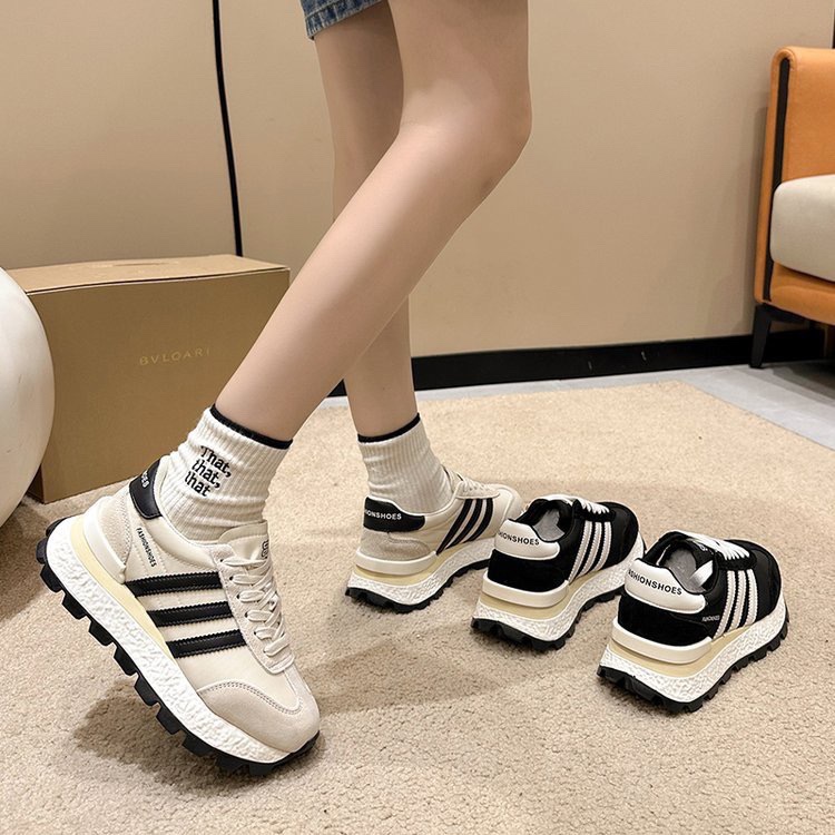 2023年新款韩版三条杠真实设计感华夫阿甘鞋很时髦的一款鞋时尚女