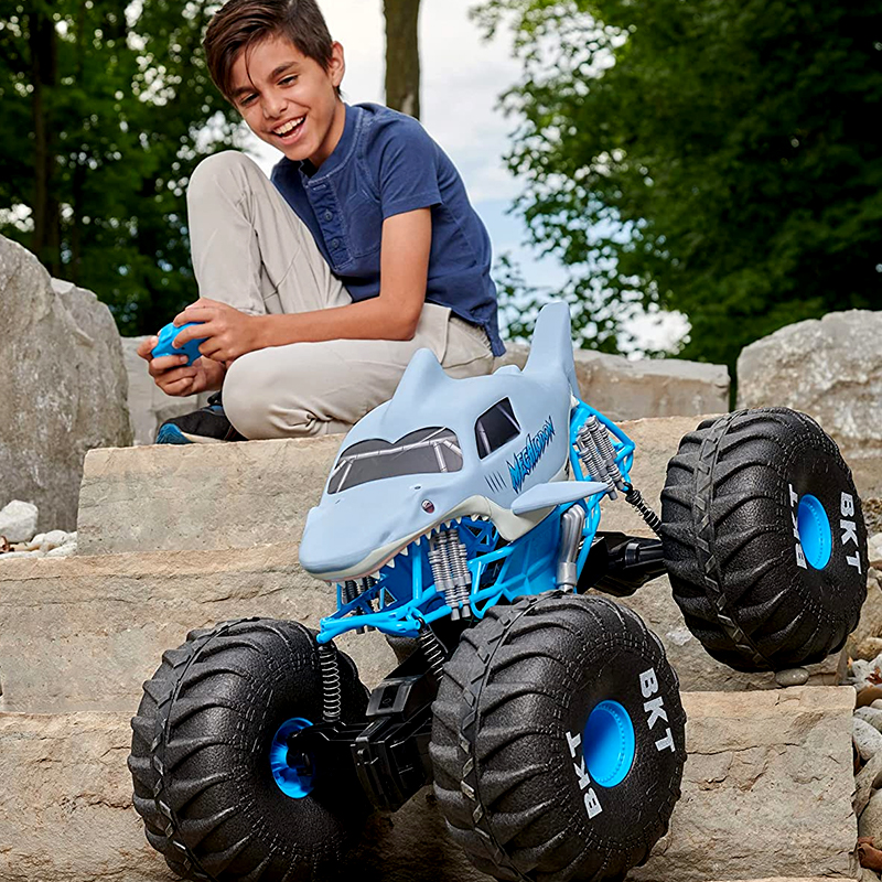 Monster Jam怪物大脚车遥控车玩具男孩巨型鲨鱼水陆两用汽车模型