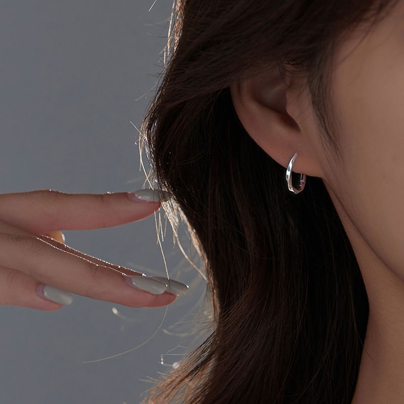耳环圈圈极简设计小众设计精致小巧个性耳扣2022年气质耳圈冷淡风