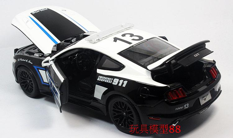 美驰图 Maisto 1:18 福特 野马 GT 警车版 新款 黑+白色 汽车模型