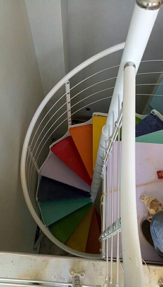 定制室内旋转楼梯整体实木钢化玻璃踏板弧形小转梯碟片钢板彩虹