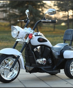 新款哈雷太子摩托车儿童电动车男女小孩可坐脚踏电动带遥控三轮车