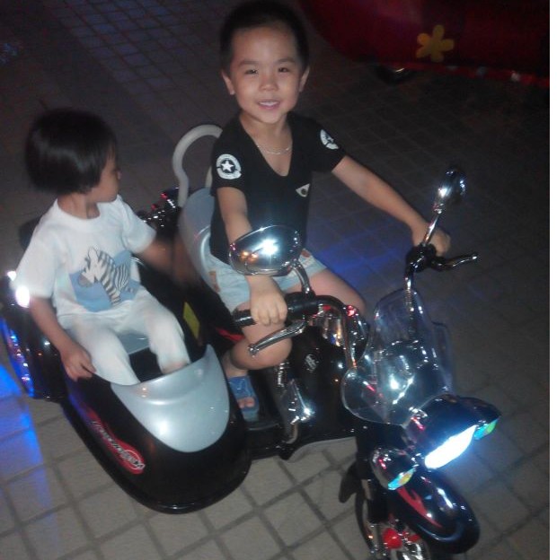 儿童电动摩托车男女宝宝可坐童车电瓶双座小孩玩具车大三轮车双人